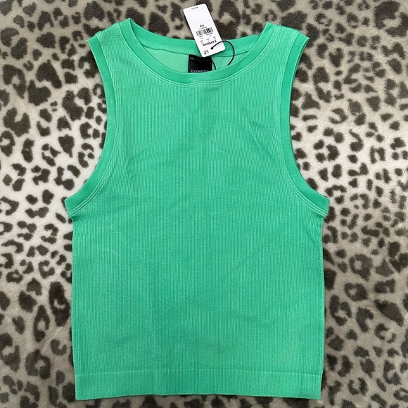 Express Body Contour Seamless Ribbed High Neck Tank in Green Size Small / Medium - Picture 6 of 17